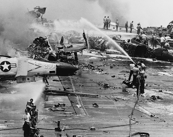 29. Juli: Das Desaster auf der USS Forrestal